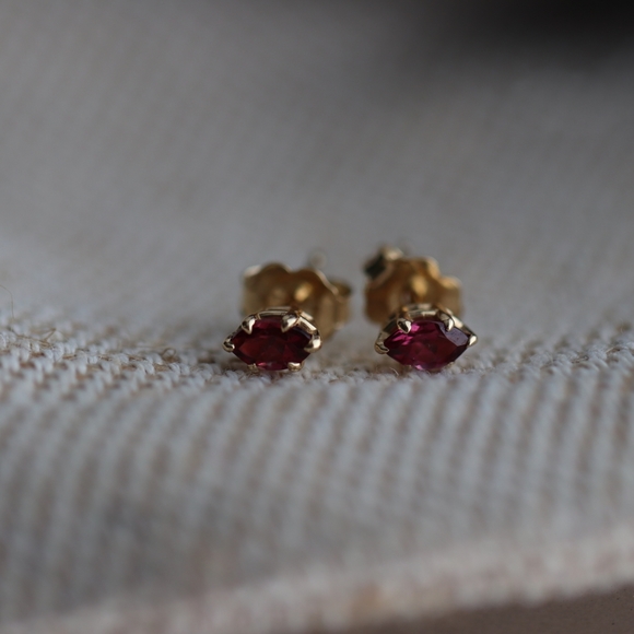 14K Gold and Garnet Stud Earrings - "Bonfire Heart" - Picture 8 of 11